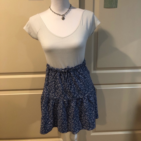 Brandy Melville Dresses & Skirts - Brandy Melville Blue Floral Skirt